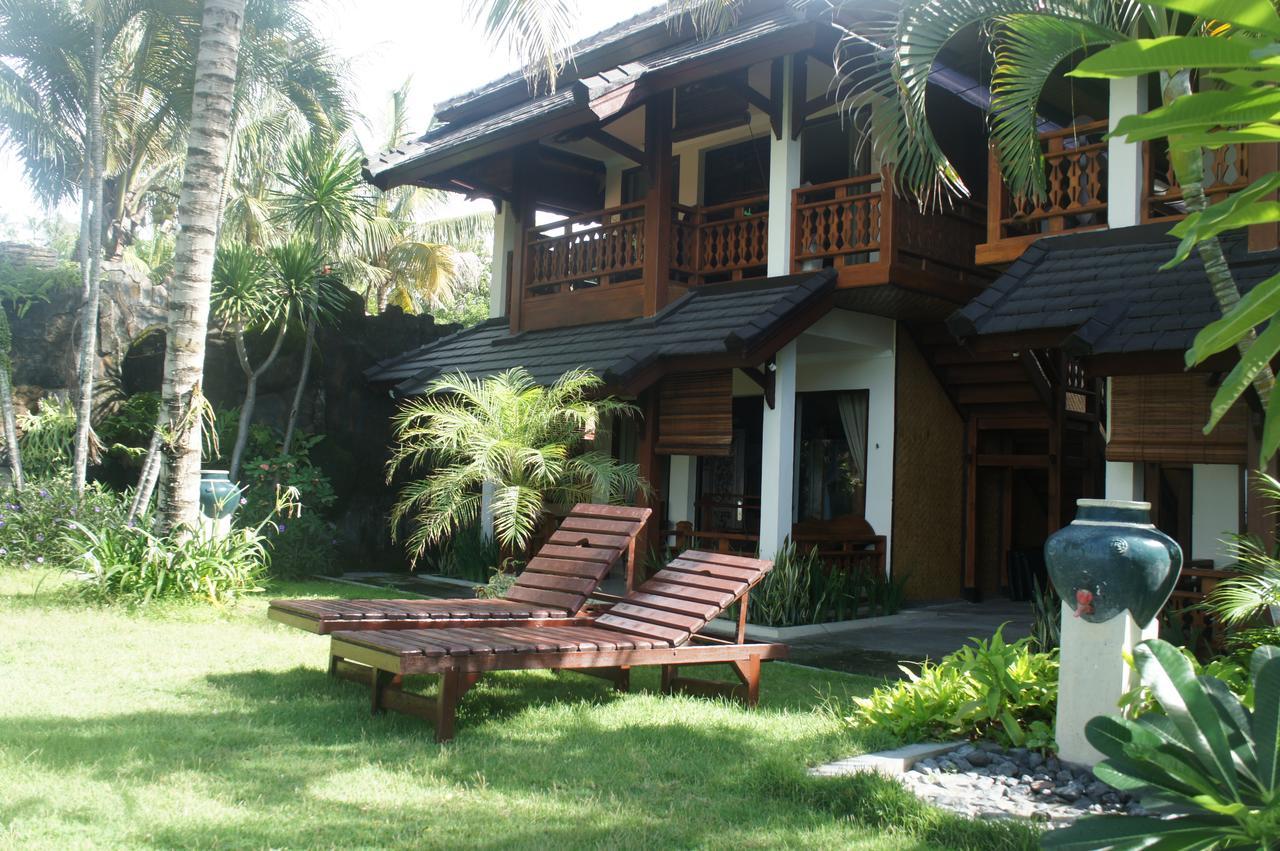 Batu Bolong Cottages Mangsit Bagian luar foto