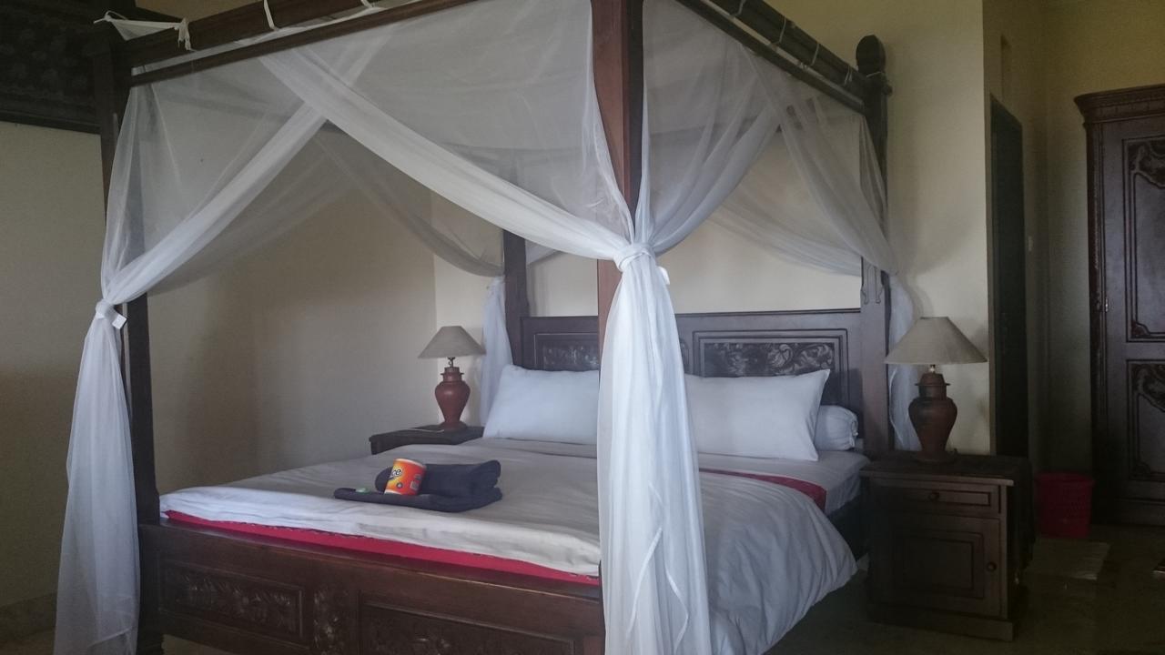 Batu Bolong Cottages Mangsit Bagian luar foto