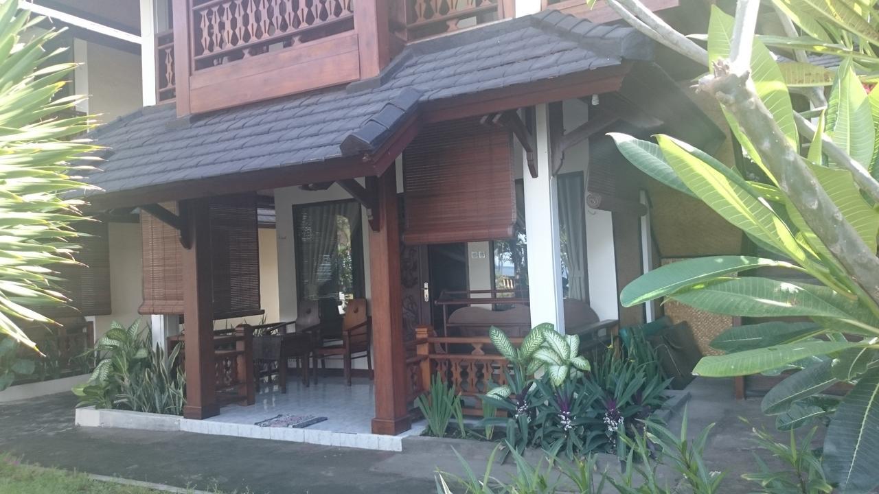 Batu Bolong Cottages Mangsit Bagian luar foto