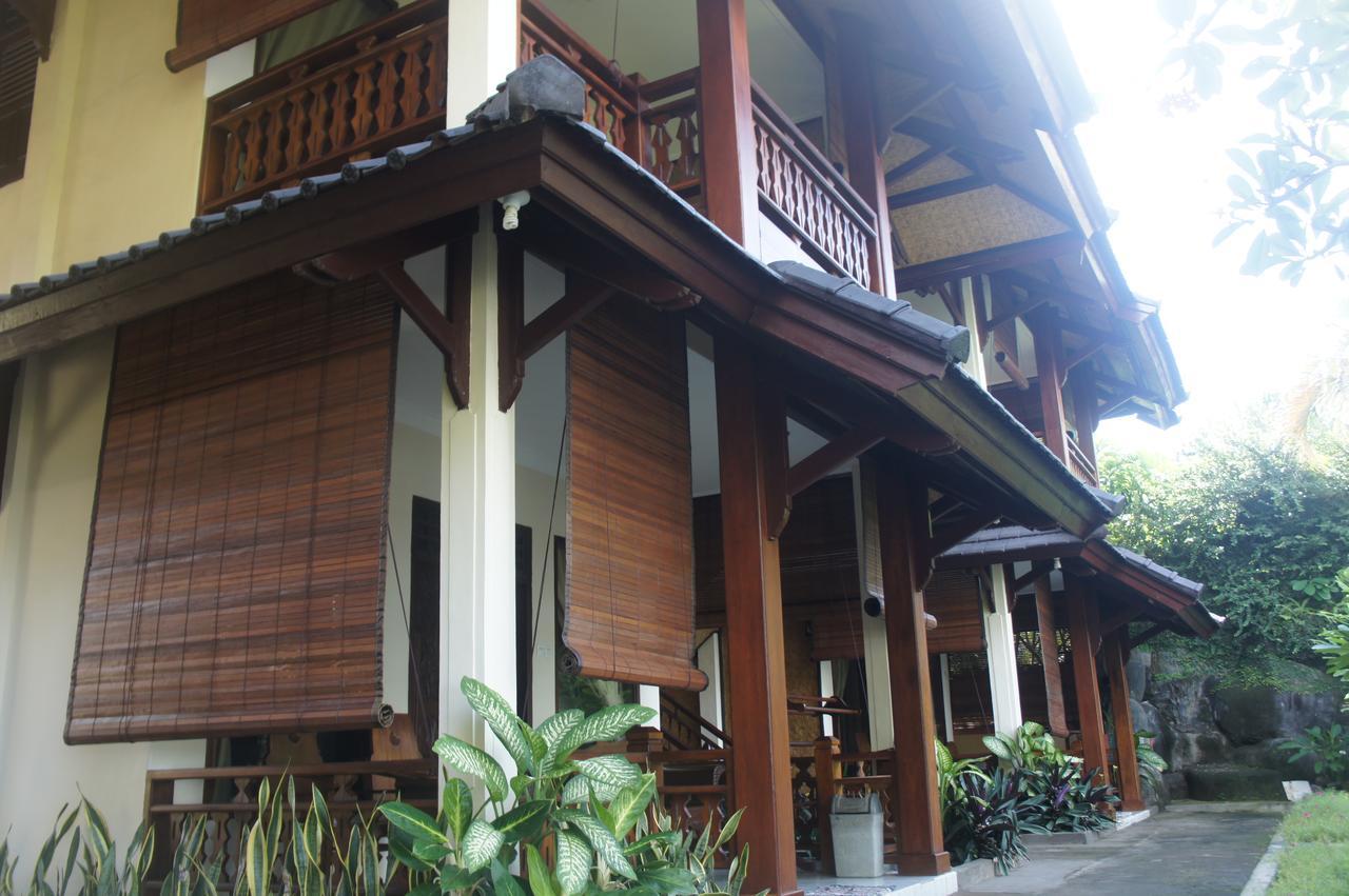 Batu Bolong Cottages Mangsit Bagian luar foto