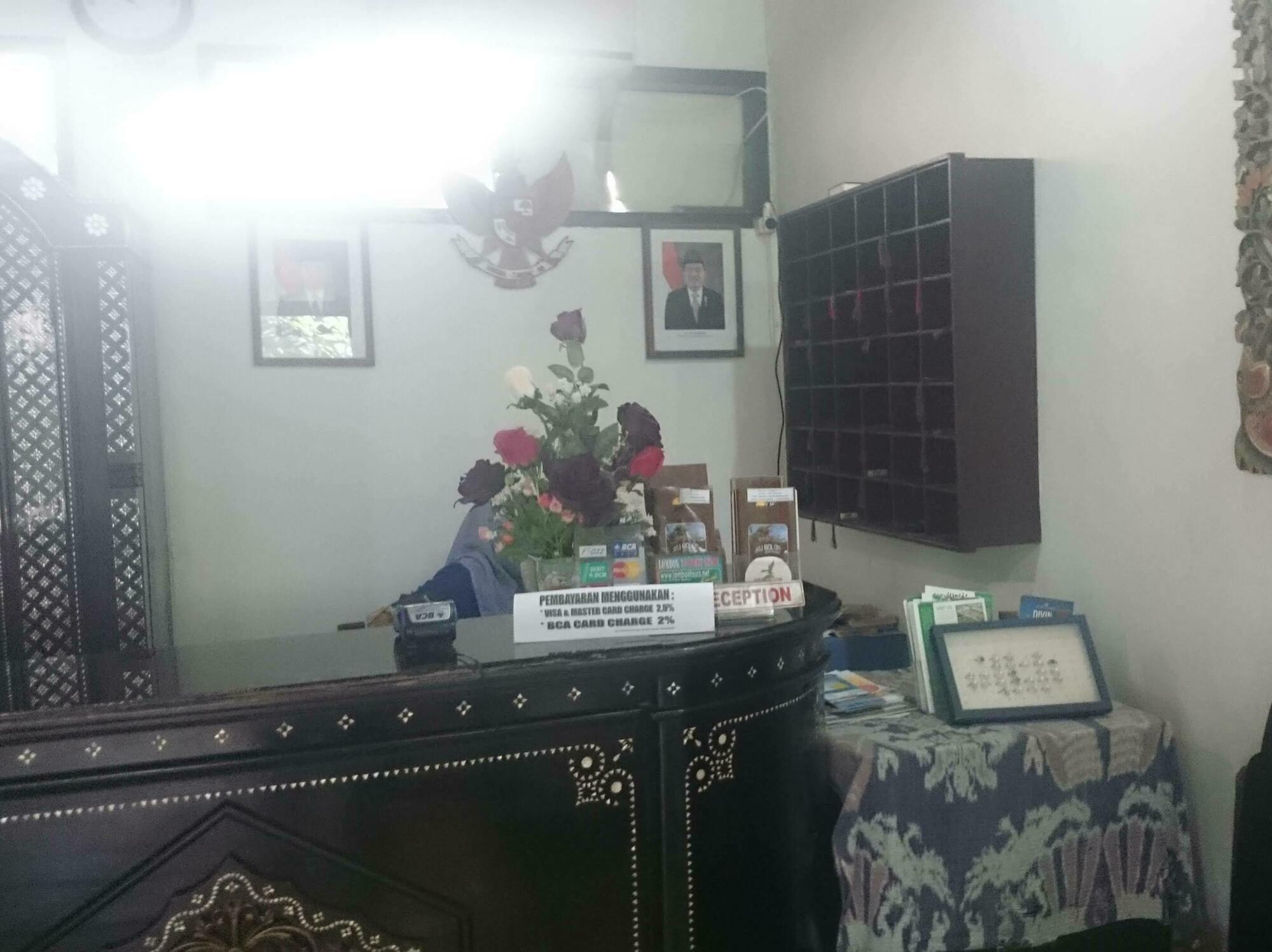 Batu Bolong Cottages Mangsit Bagian luar foto