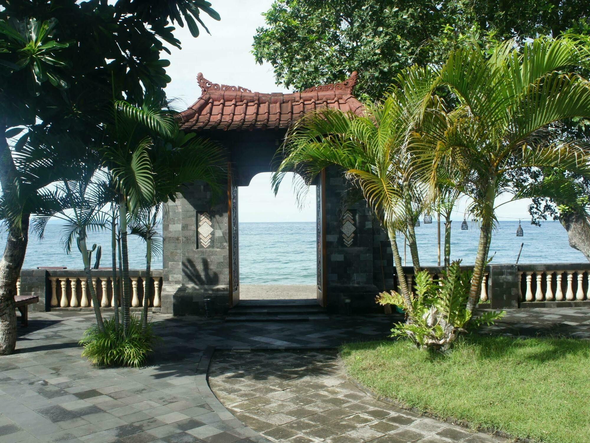 Batu Bolong Cottages Mangsit Bagian luar foto