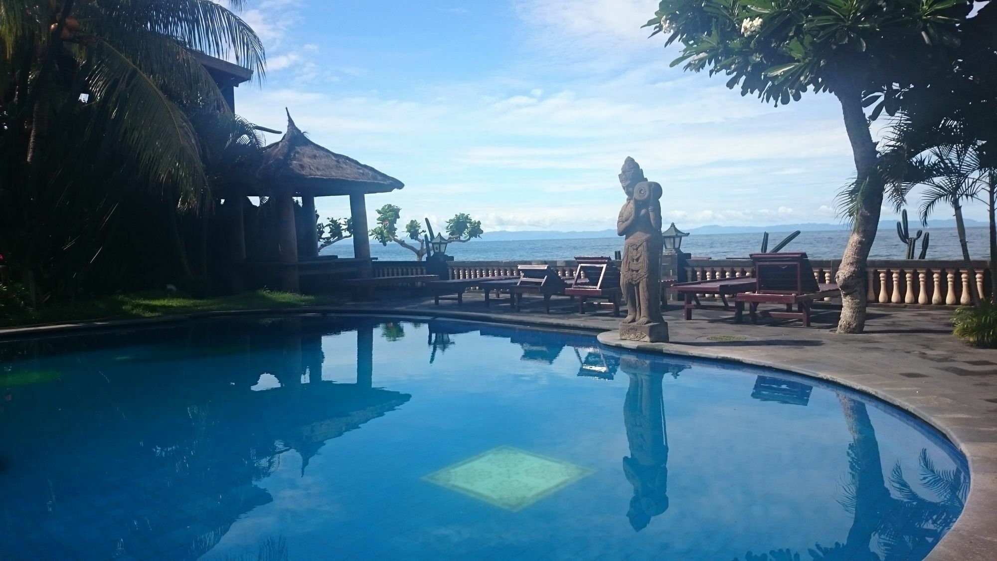 Batu Bolong Cottages Mangsit Bagian luar foto