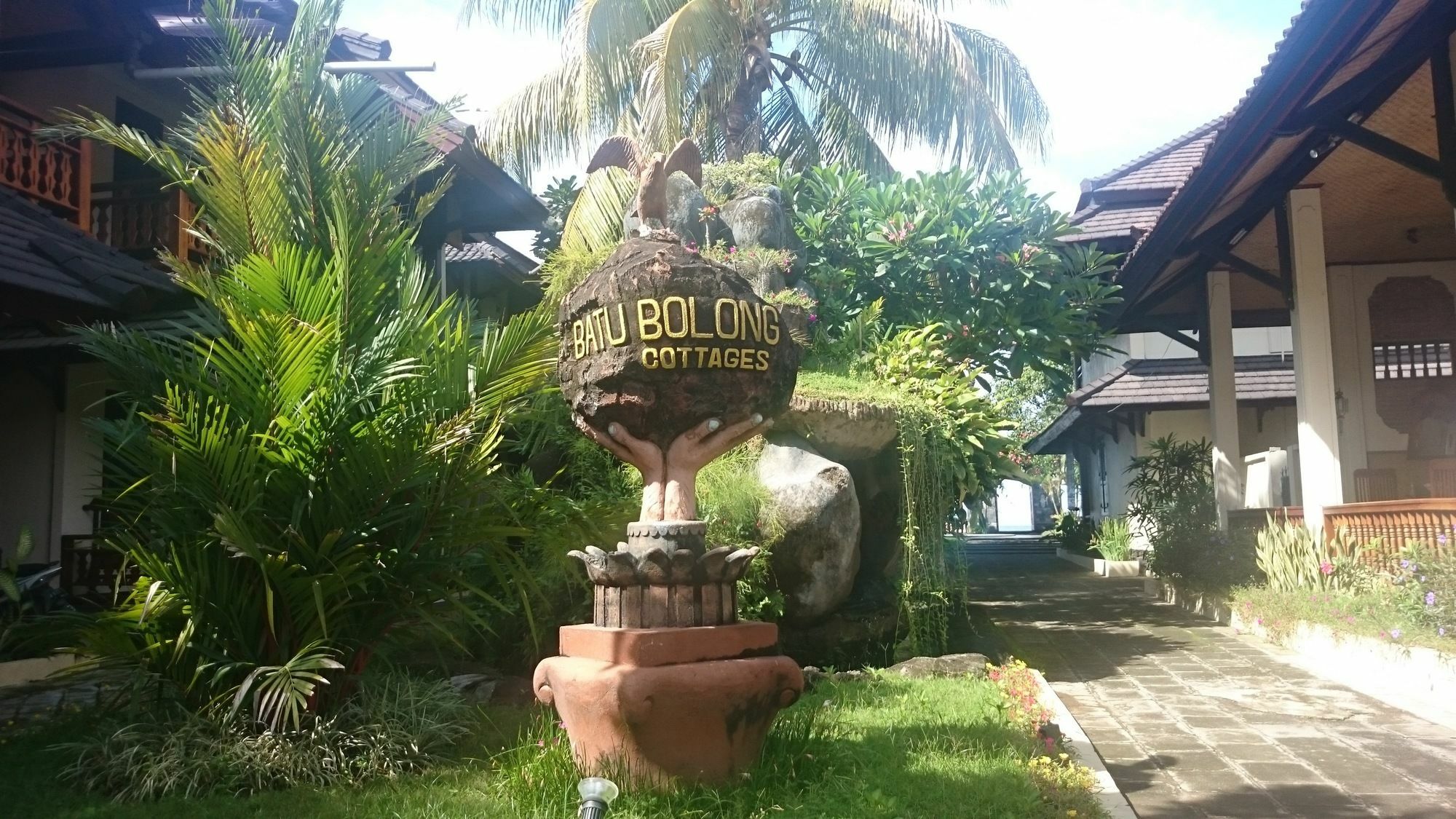 Batu Bolong Cottages Mangsit Bagian luar foto