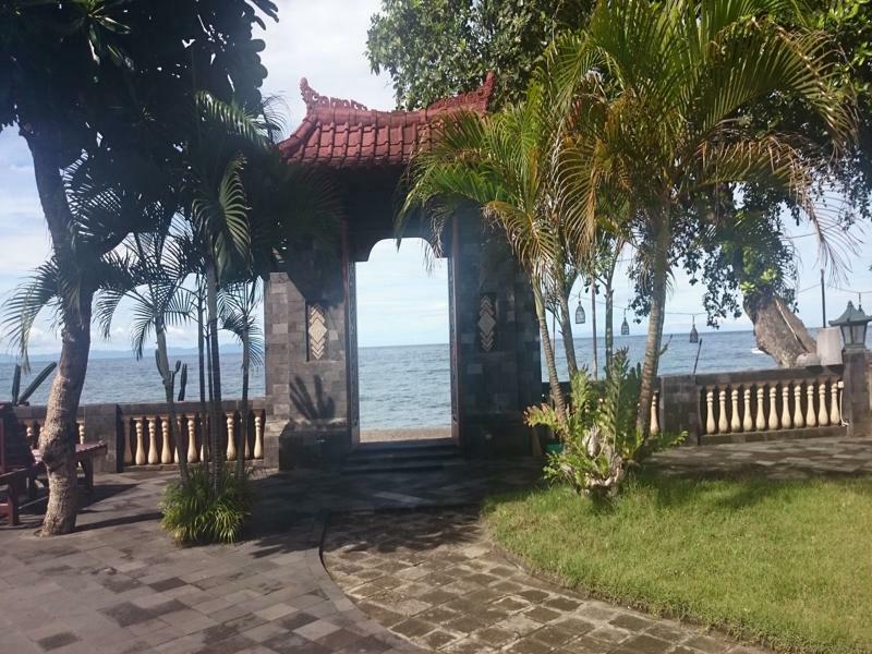 Batu Bolong Cottages Mangsit Bagian luar foto